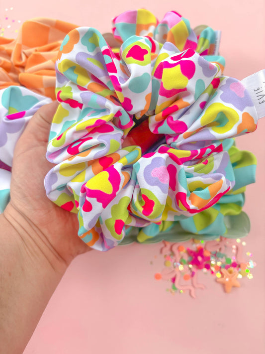 Swim Oversized Scrunchy: White leopard