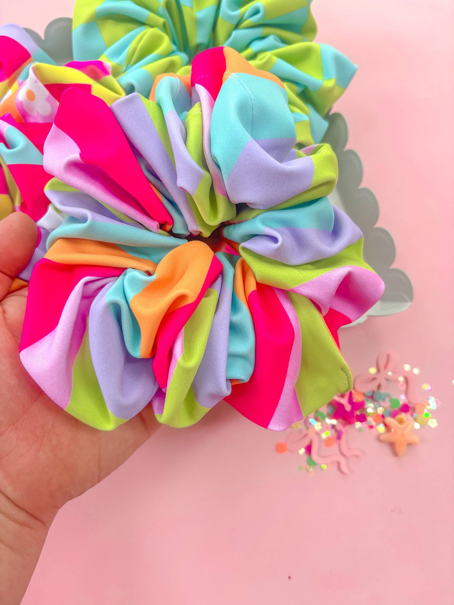 Swim Oversized Scrunchy: Daisy Checkered