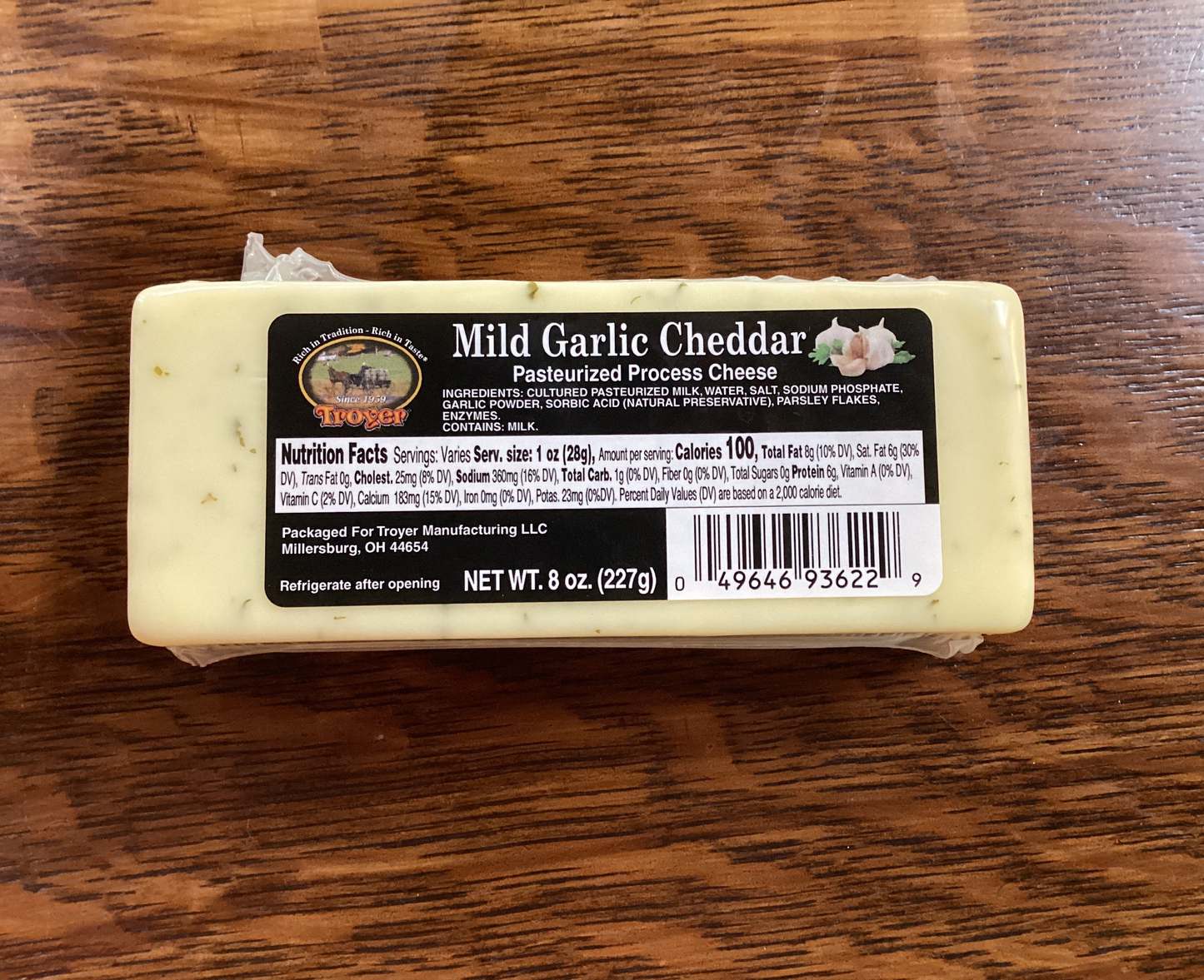 Mild Garlic Cheddar Brick